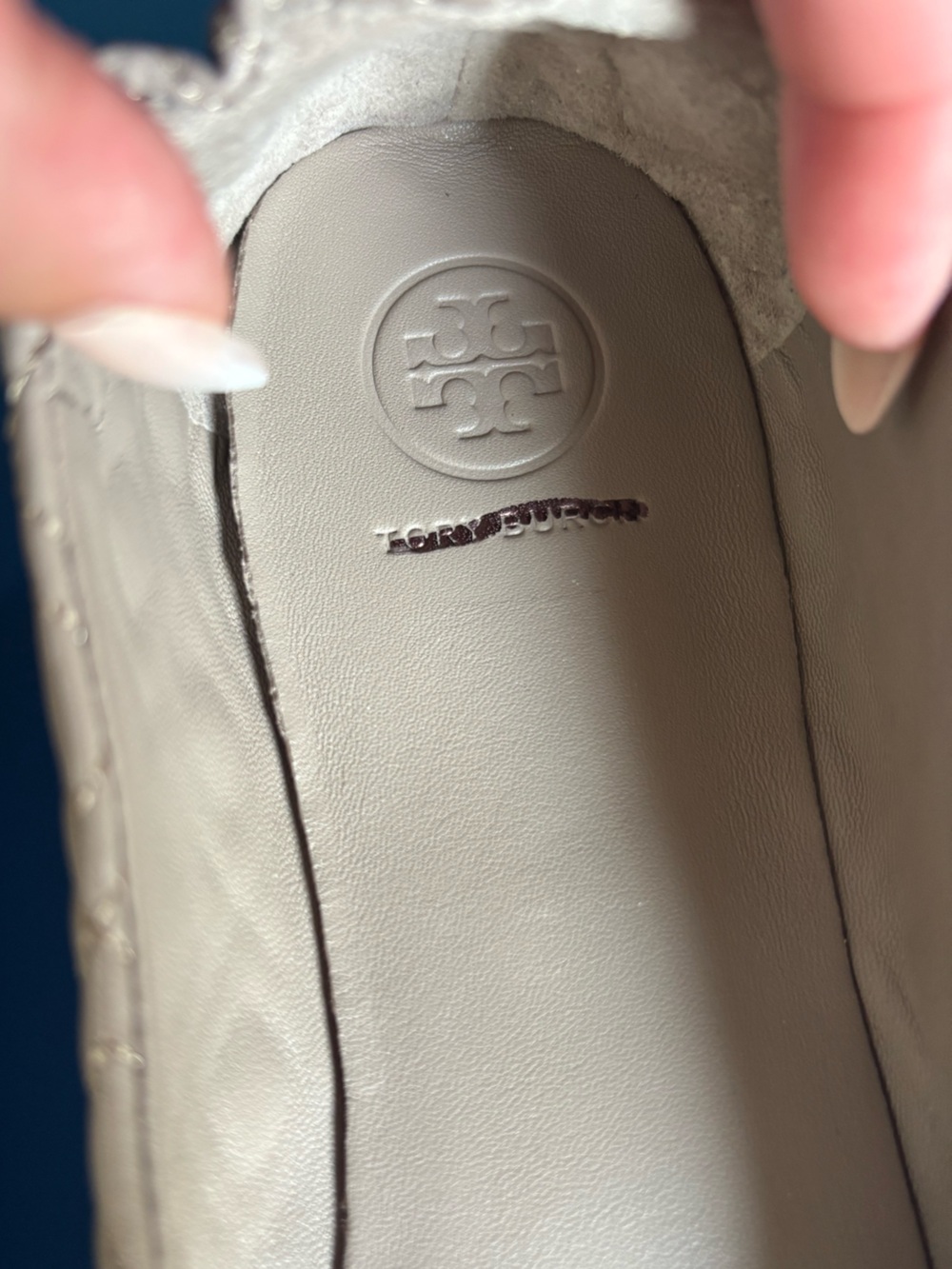 Tory Burch Quilted Minnie Napa Leather flats. Size 8. Dust storm gray/gold. New - Picture 3 of 5